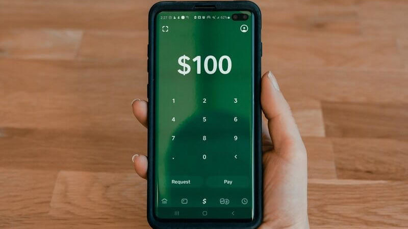 Money transfer with Cash App by Square